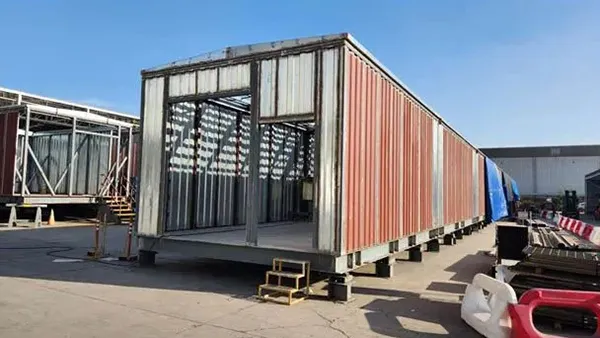 Cabina de pintura abierta
